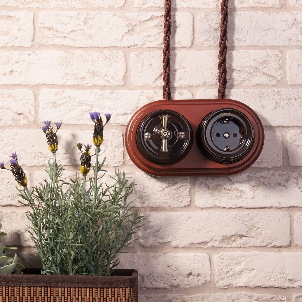 Выключатель двухклавишный накладной Werkel Ретро на 4 положения Коричневый W5620014 — изображение 3