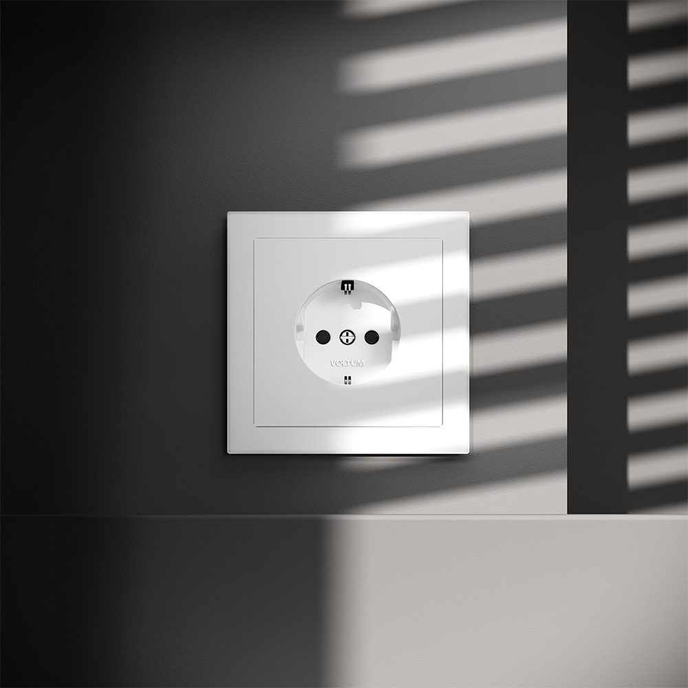 Розетка встраиваемая Voltum S70 с заземлением и шторками Белый матовый VLS040202 — изображение 4